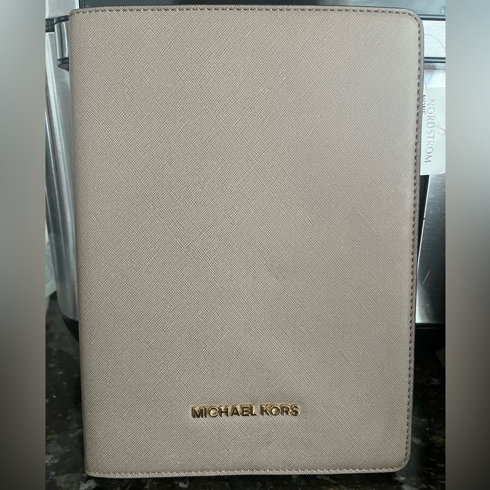 NWT Michael Kors Saffiano Leather Gray iPad Mini/Tablet Case With Gold Tone Logo